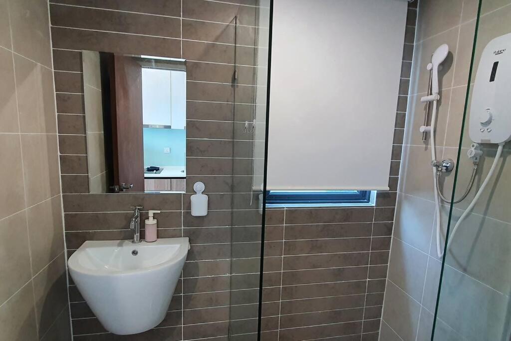 Kozi Square New Sgh Cozy Home Lv5B Kuching Exterior foto